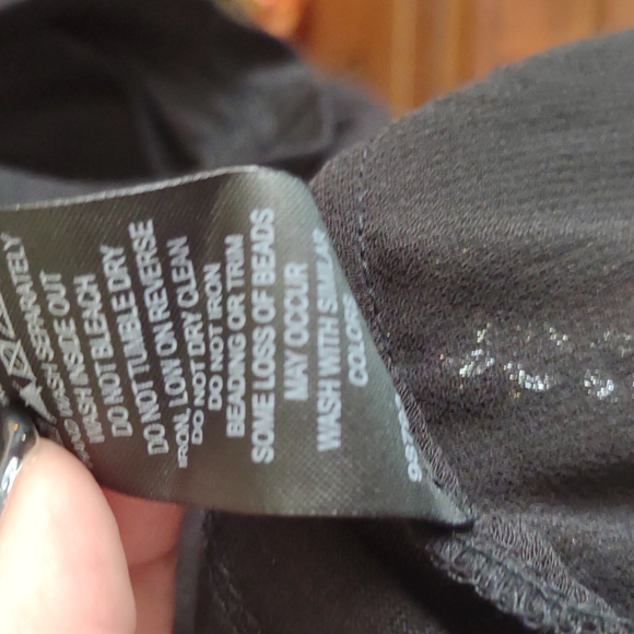 Woman's Label Be sequinned top. Size 24. - Picture 9 of 9